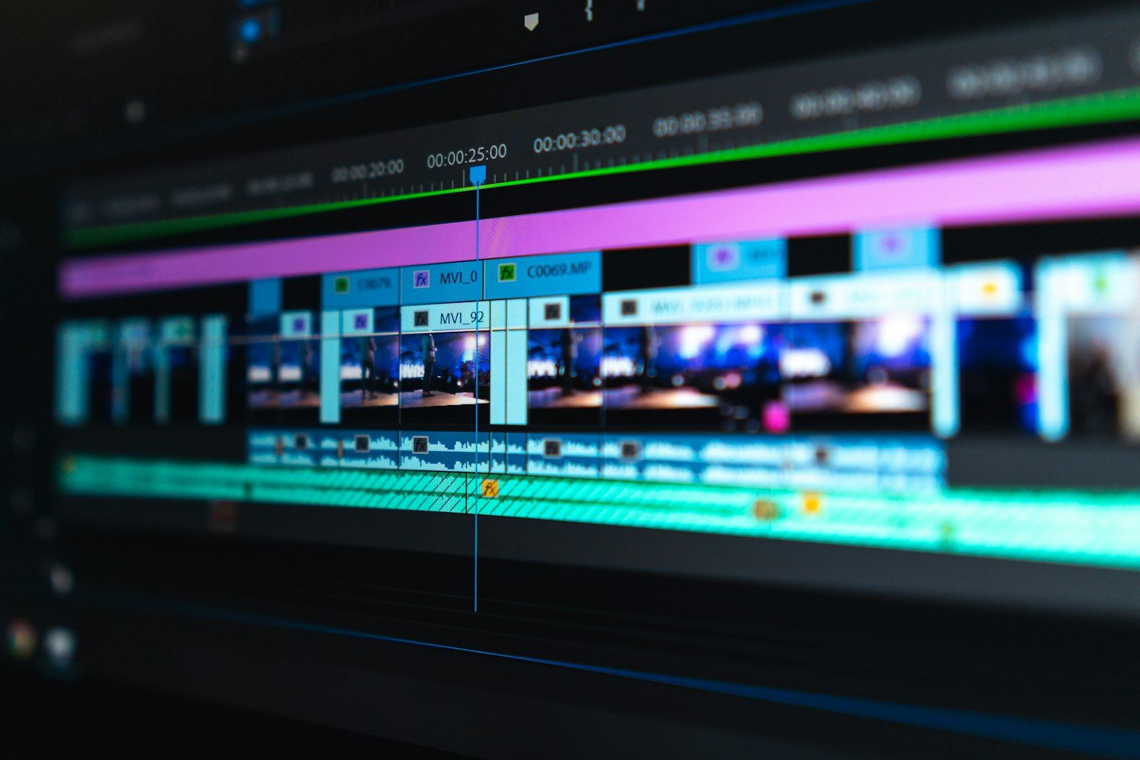 Video grid interface on a screen